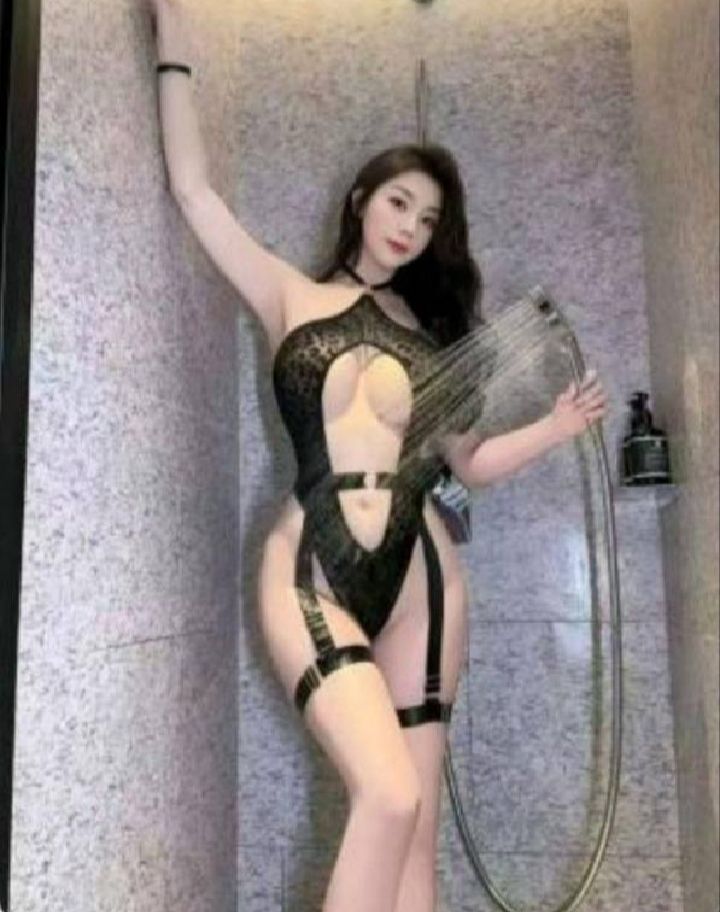 美乳肉臀大长腿妖精吉吉