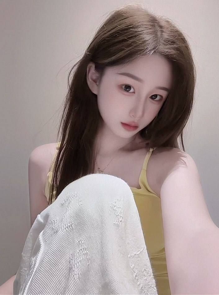 漂亮好看，开朗活泼
