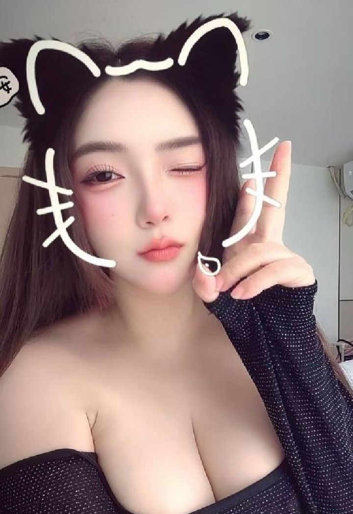 川音水润大奶妹