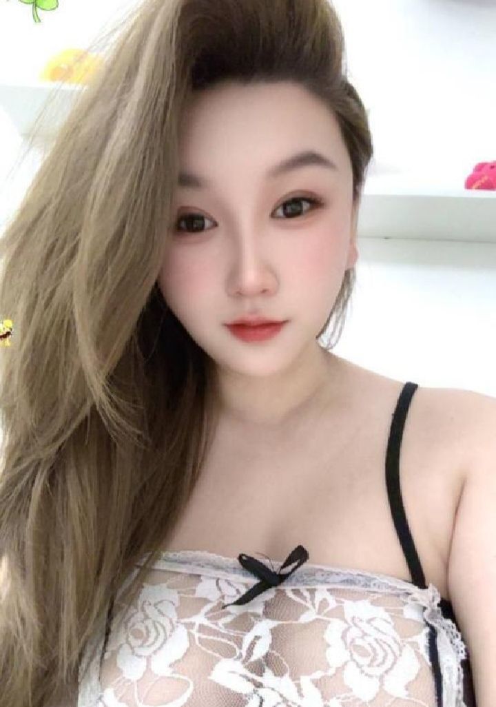 雁塔返食大奶妹