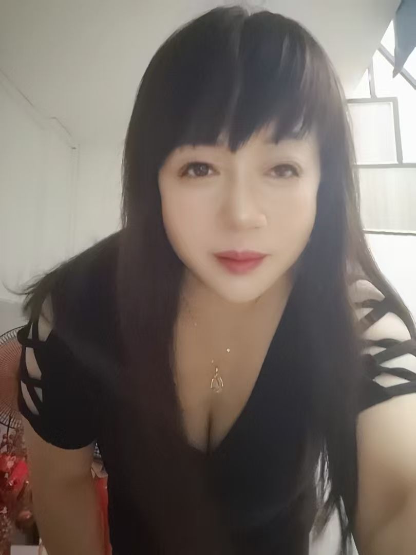 天河石牌东艳艳 重庆风Sao熟女 丰满韵味 天然36d