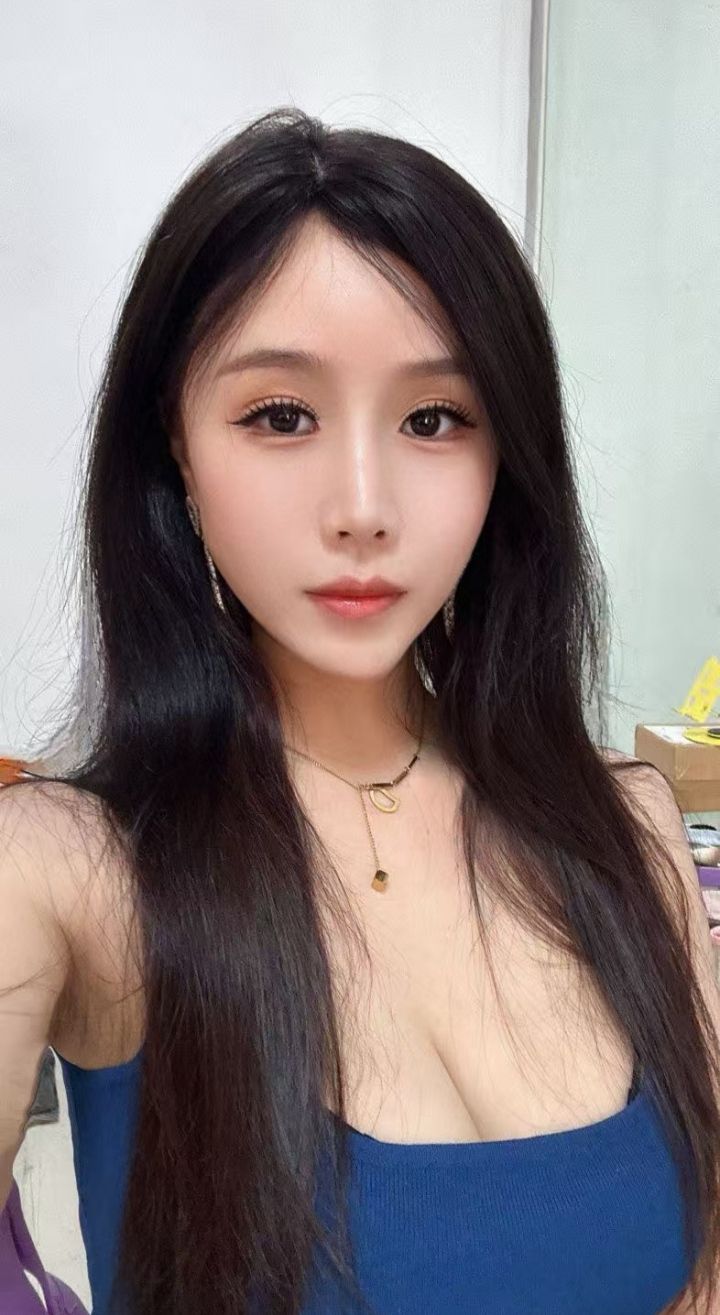 大白奶制服妞方小雅
