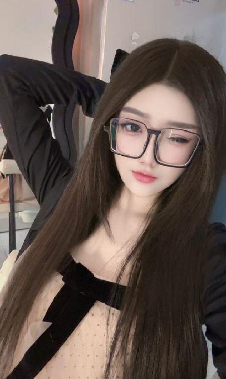 诱人情趣制服小女友