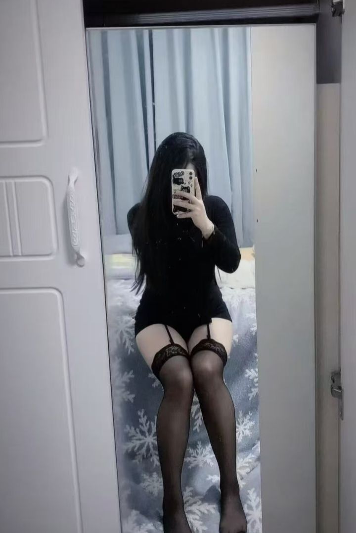 白嫩极品微胖妞李宝贝