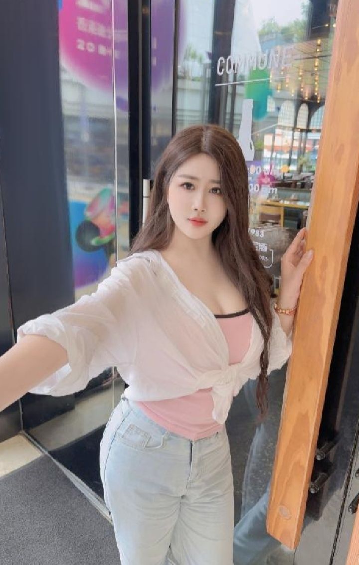 天心丰乳肥臀美少妇