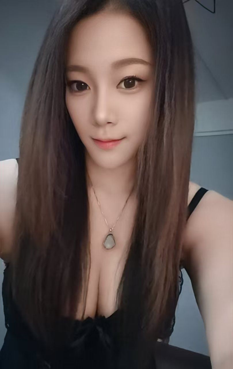 龙华靓女心琳