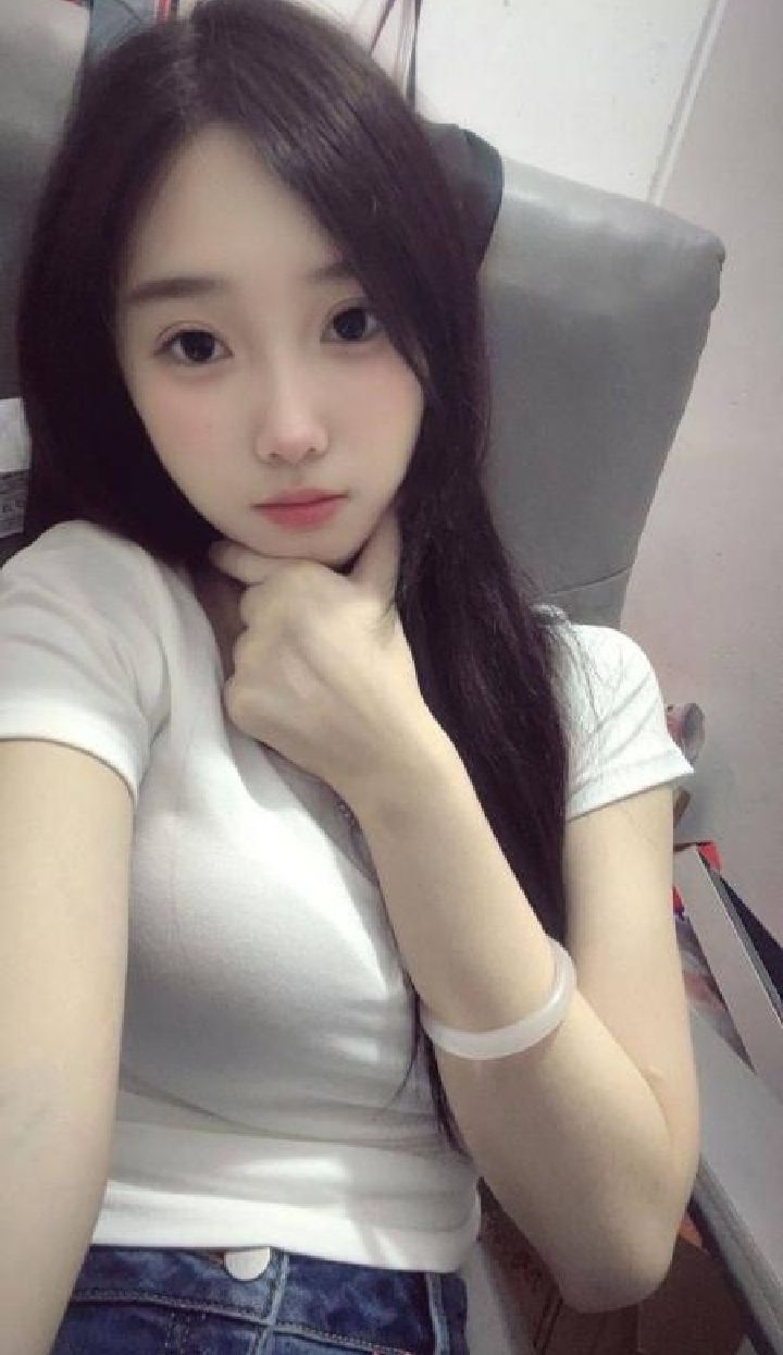 蜀山白嫩jk小萝莉
