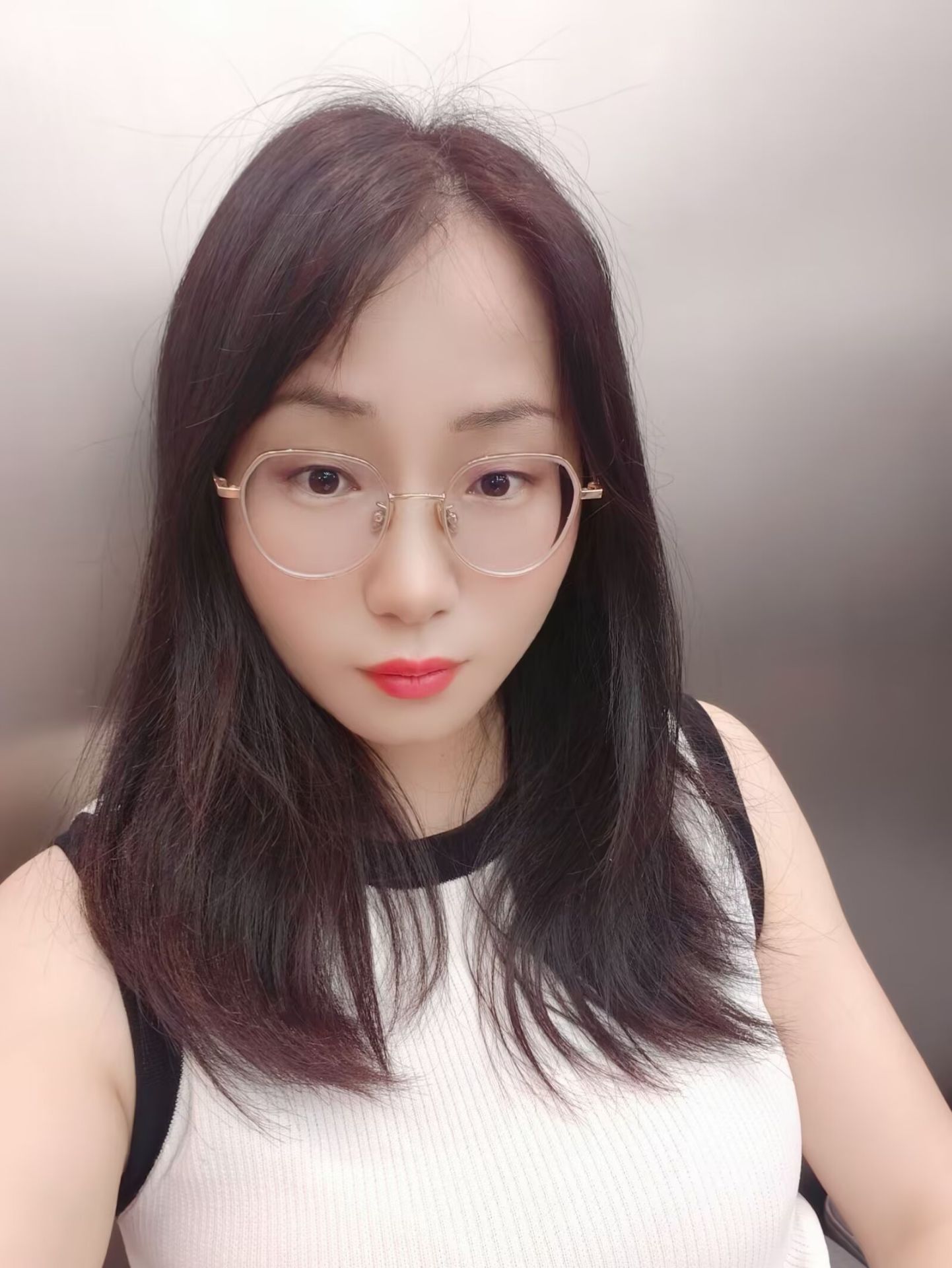 干净的少妇