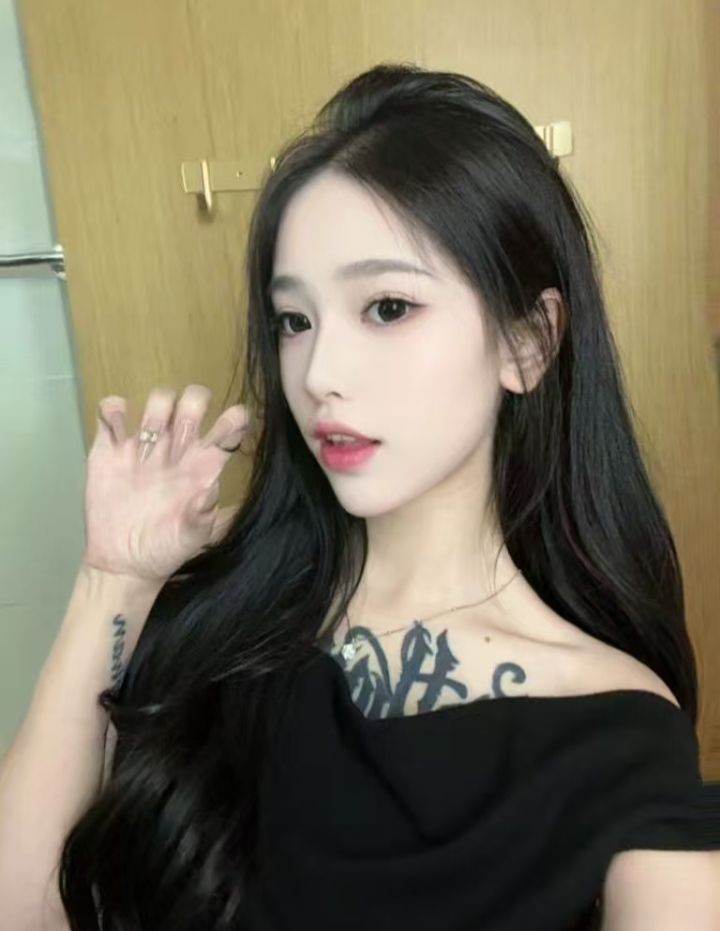 南山白嫩甜妹依依