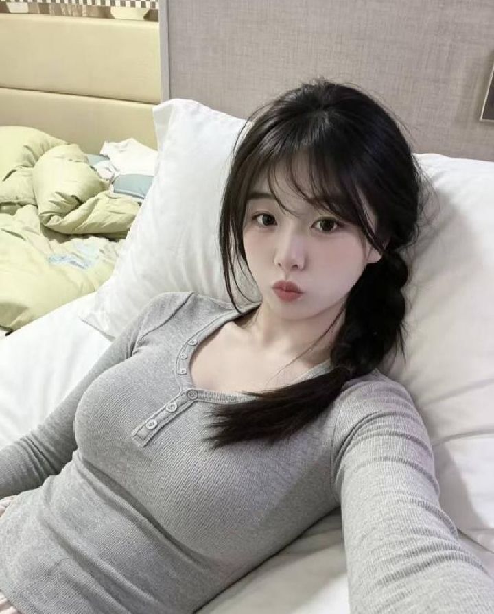 金山白嫩丰满新茶妍妍