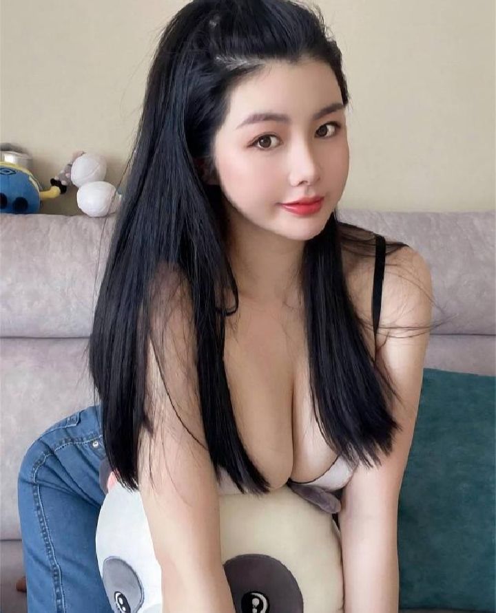 魔鬼身材嫩妞妮娜