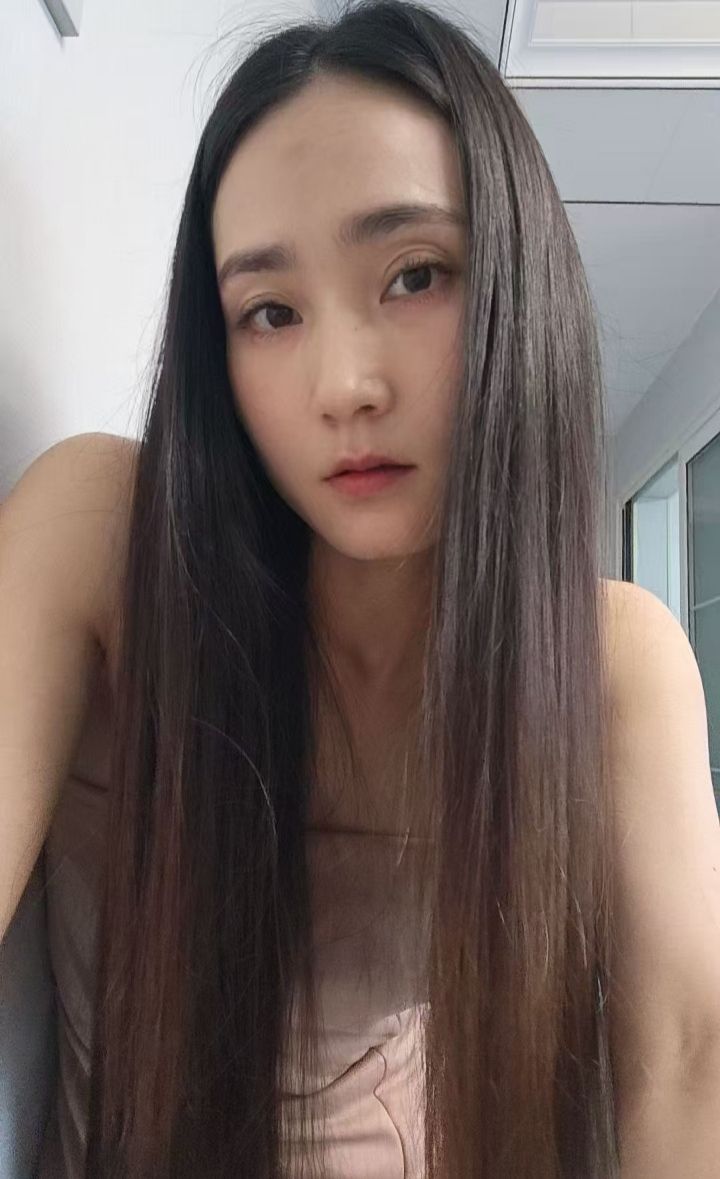 长腿制服辣妹文文