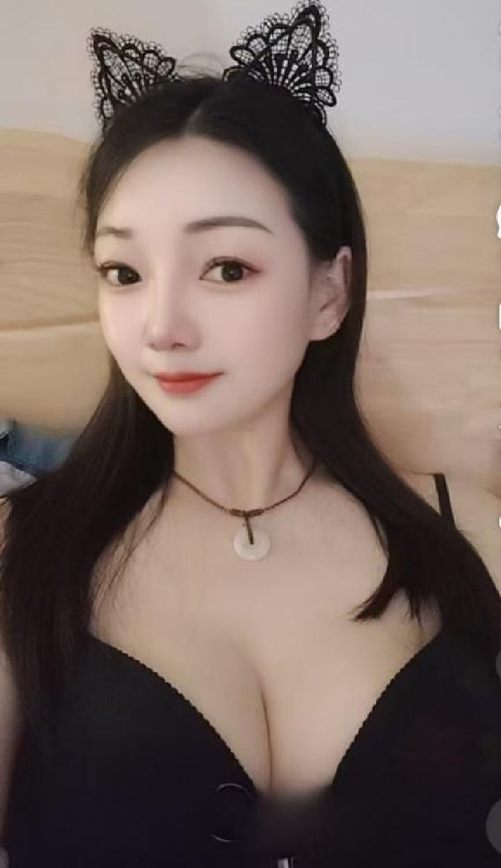 肉臀大奶小少妇丽丽