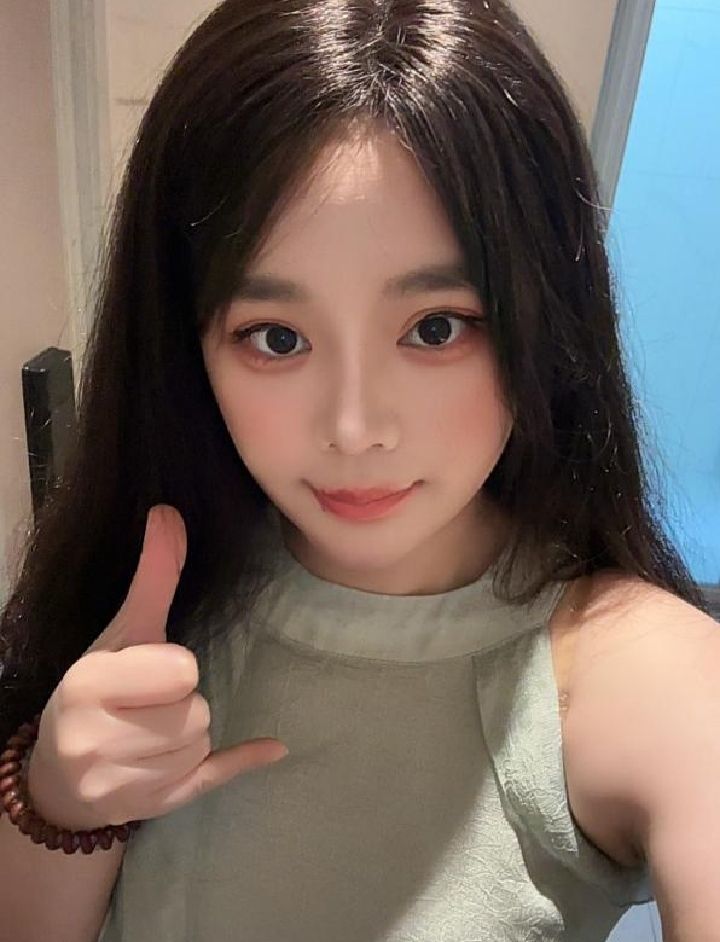 爆乳小杨幂苗苗老师