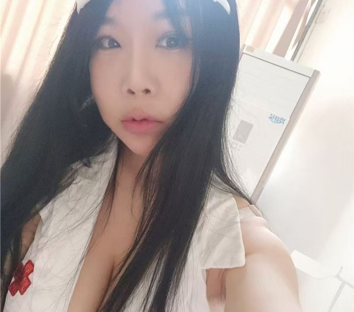 服务系大奶欲女瑶瑶