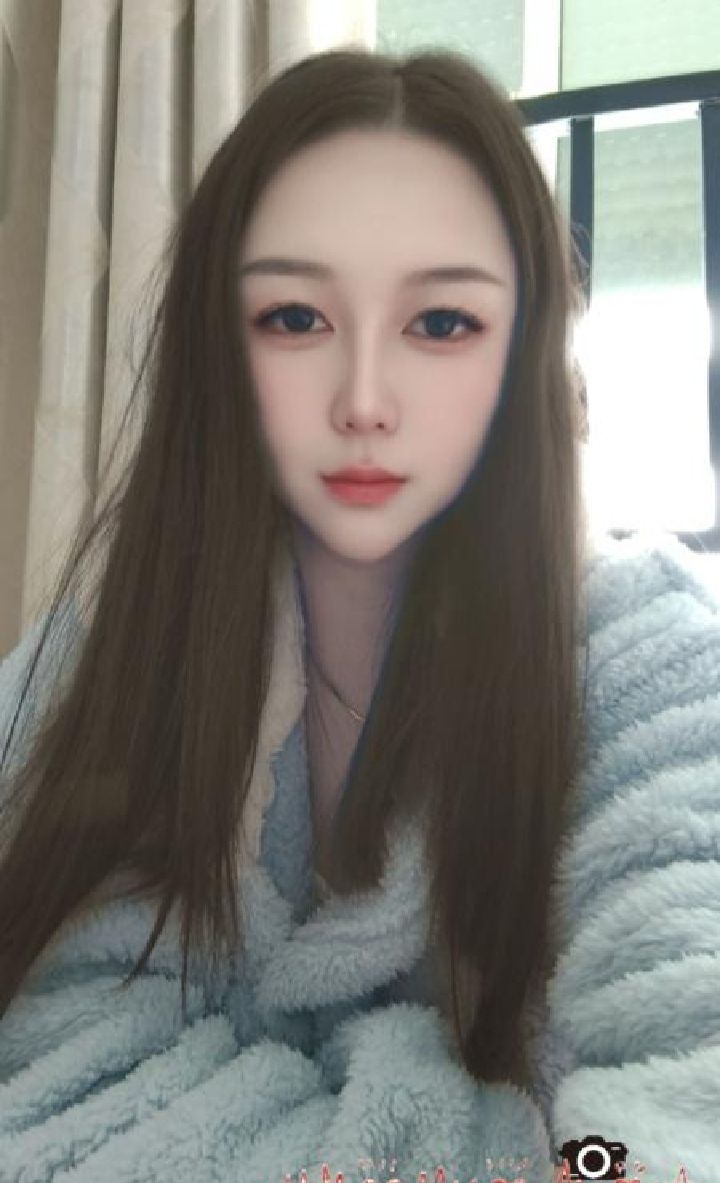 吊钟奶欲女少妇小佳