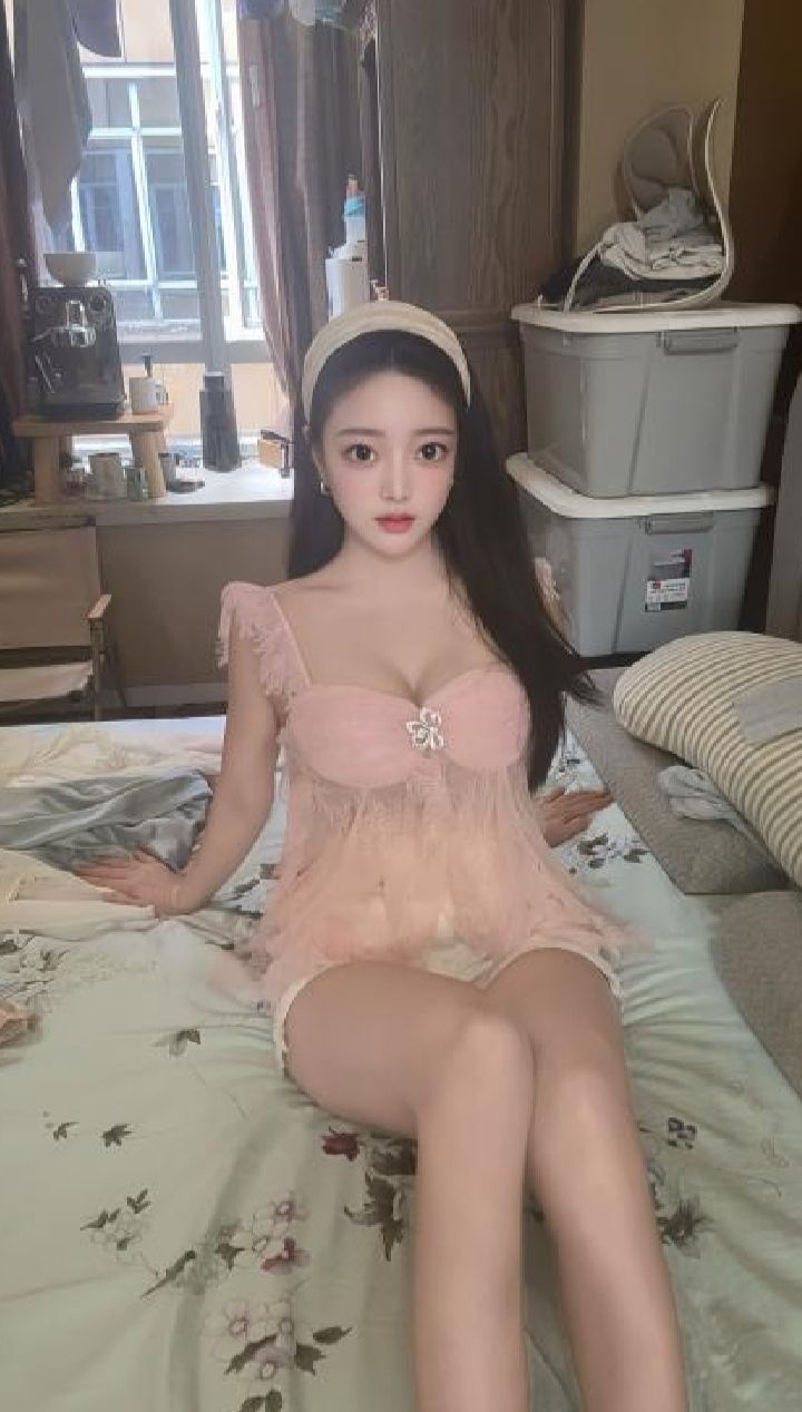 美乳肉臀辣妹柒柒