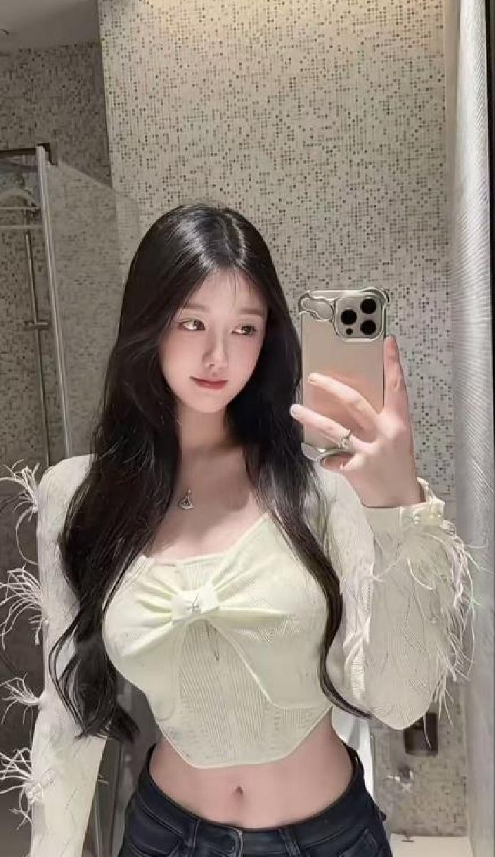 甜美反差大白兔嫩妹