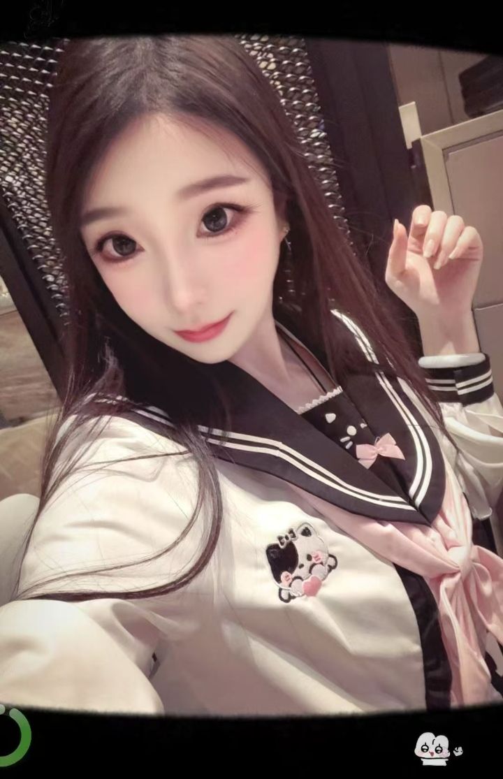 白嫩甜妹软软小猫咪