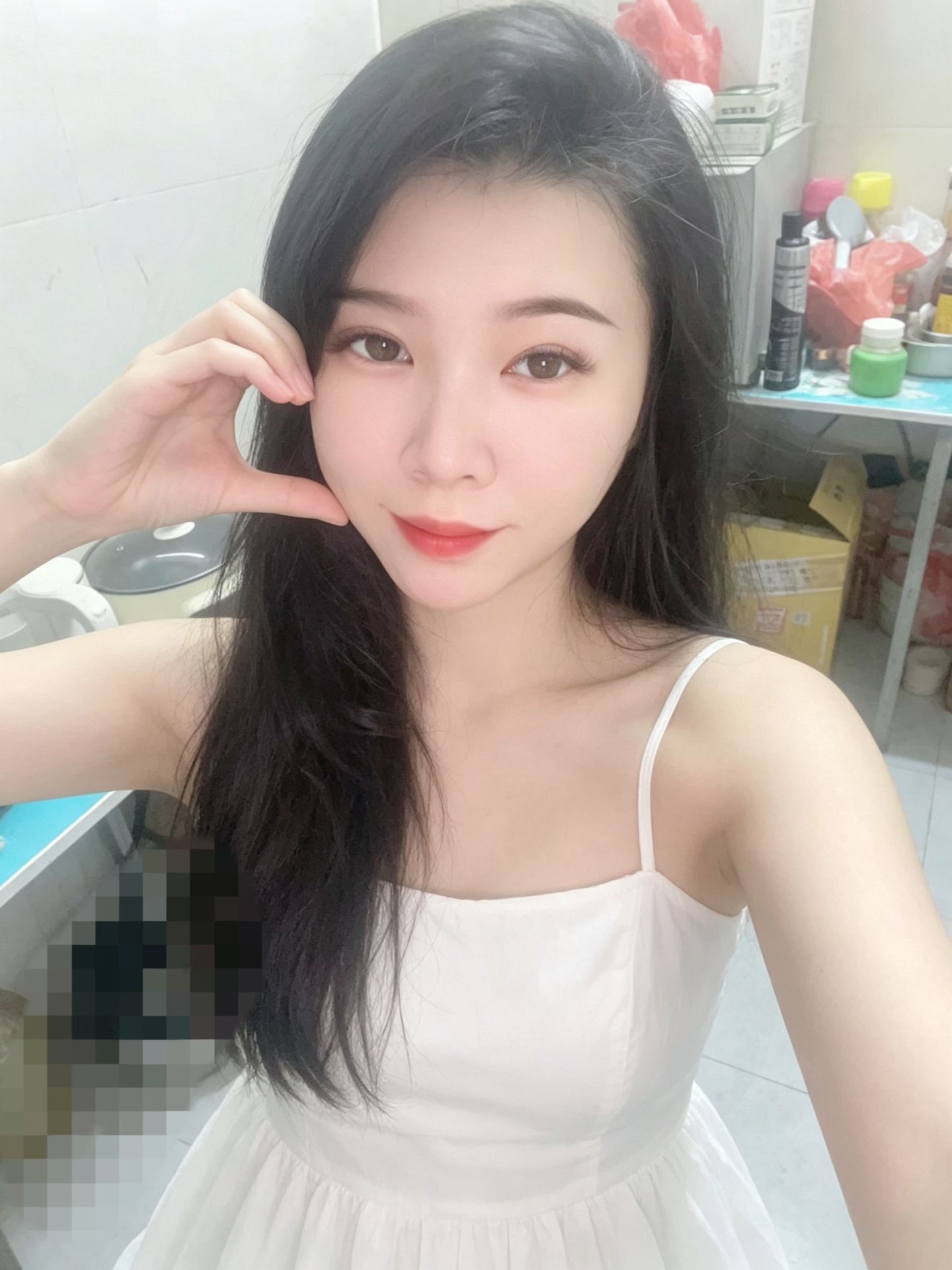 梅花园露露 若隐若现的乳沟 很诱惑 伸手抓起来手感超好