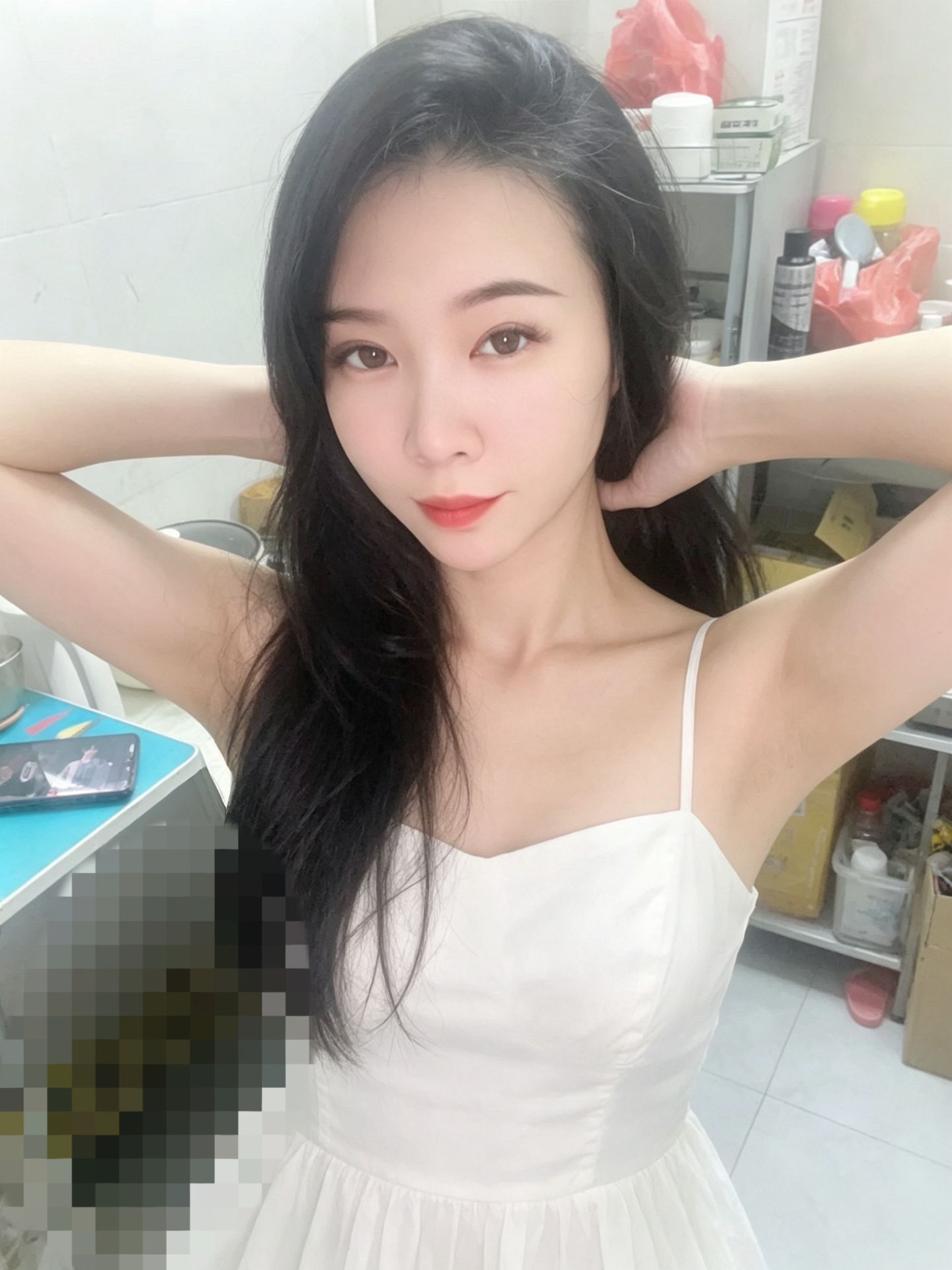 梅花园露露 若隐若现的乳沟 很诱惑 伸手抓起来手感超好