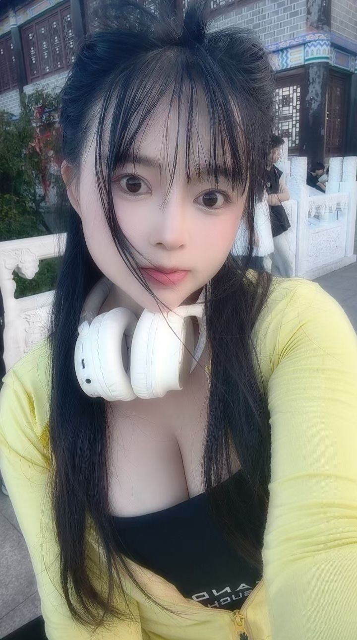 大白奶喷水小娘子