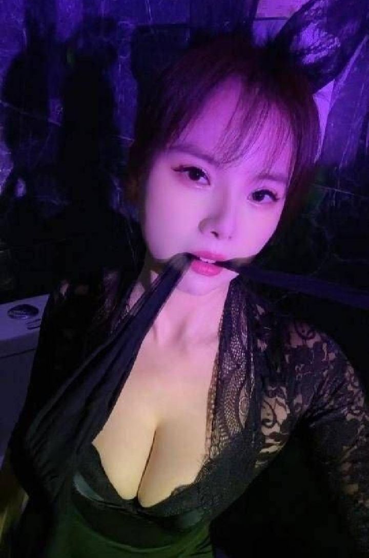 河西短发情趣大奶妹