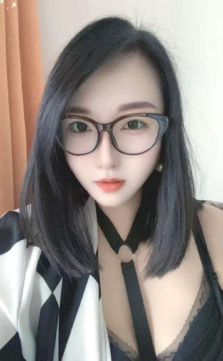 外柔内媚反差御姐瑶瑶