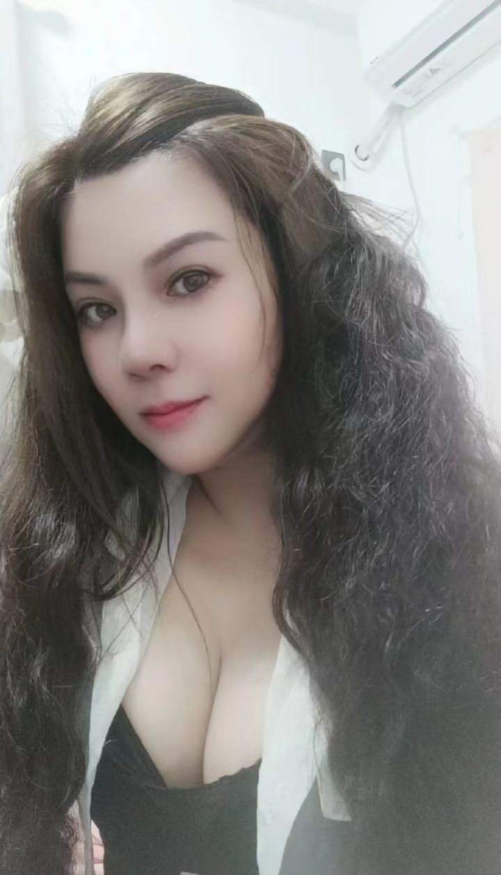 丰乳肥臀服务系少妇雨馨