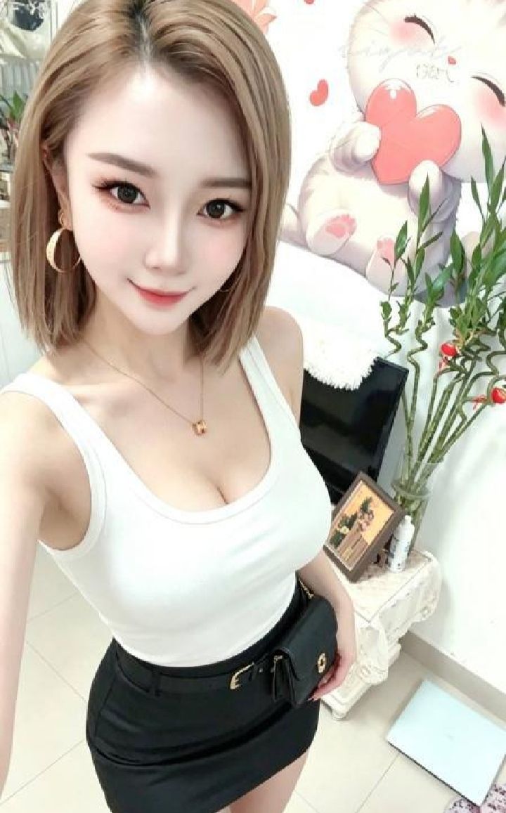 s身材短发辣妹宝儿