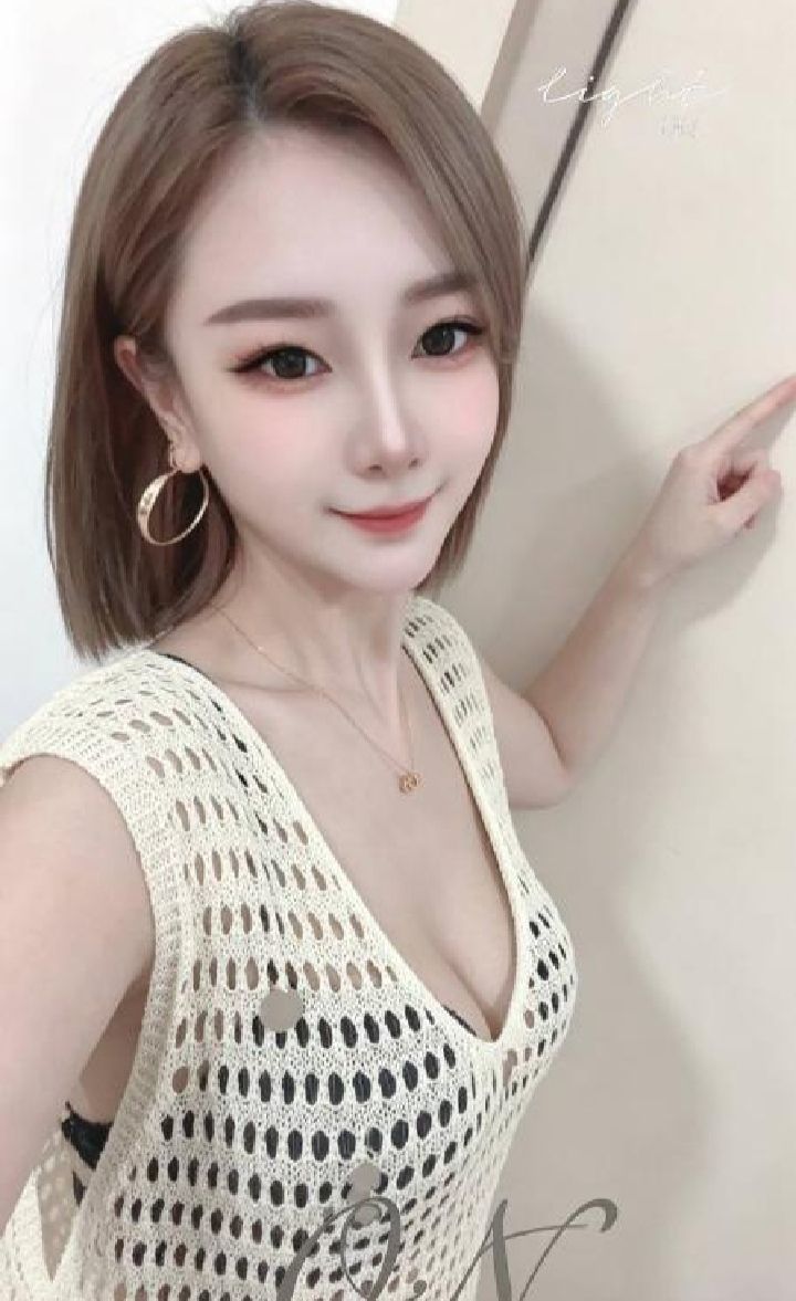 s身材短发辣妹宝儿