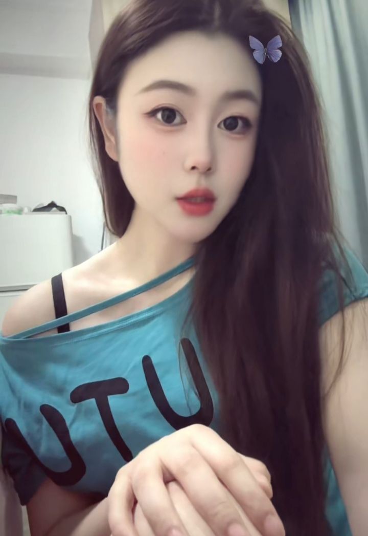 白嫩兼职甜妹肉肉
