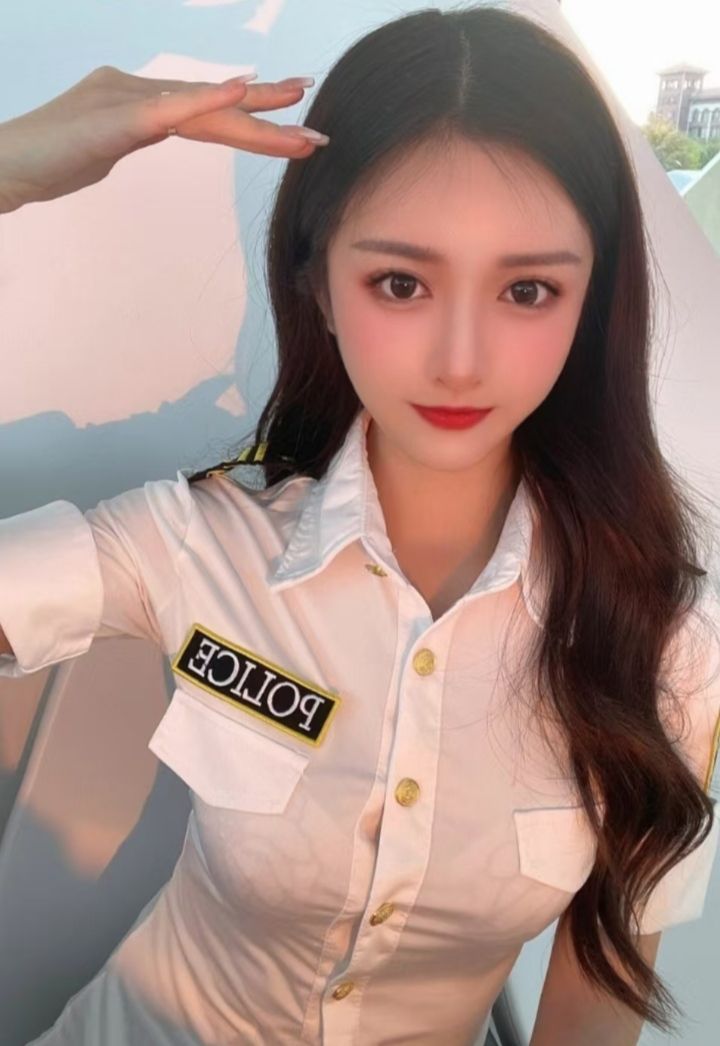 南开纯欲制服甜妹