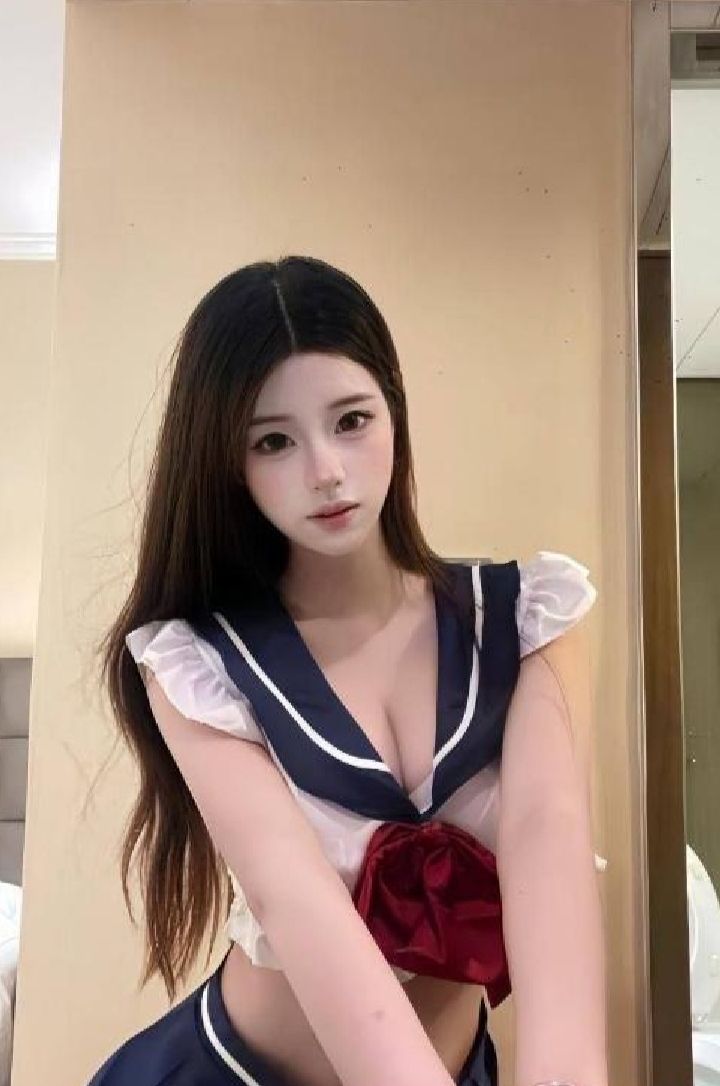 白嫩水润小辣妹希希