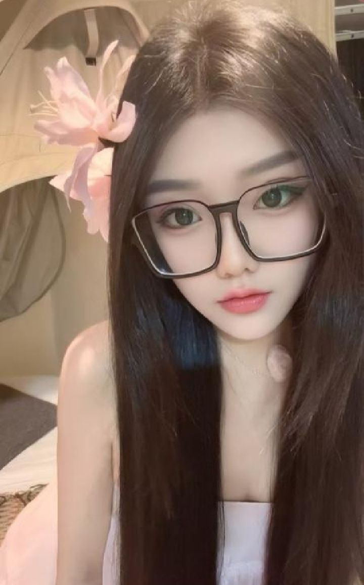 再战榨汁女友草莓