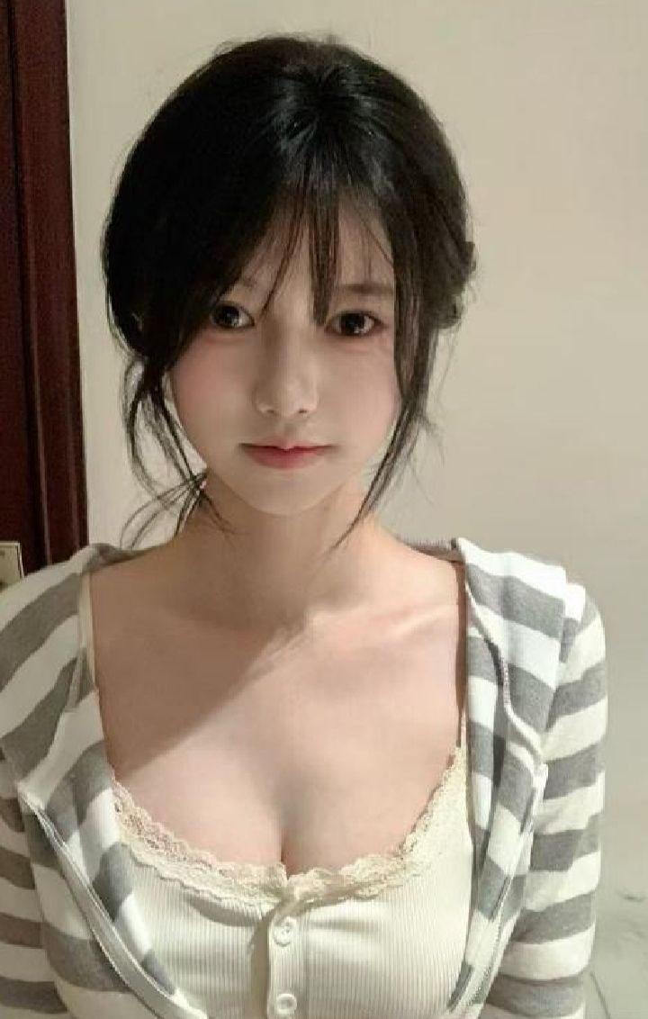 娇嫩水润甜妹朵朵