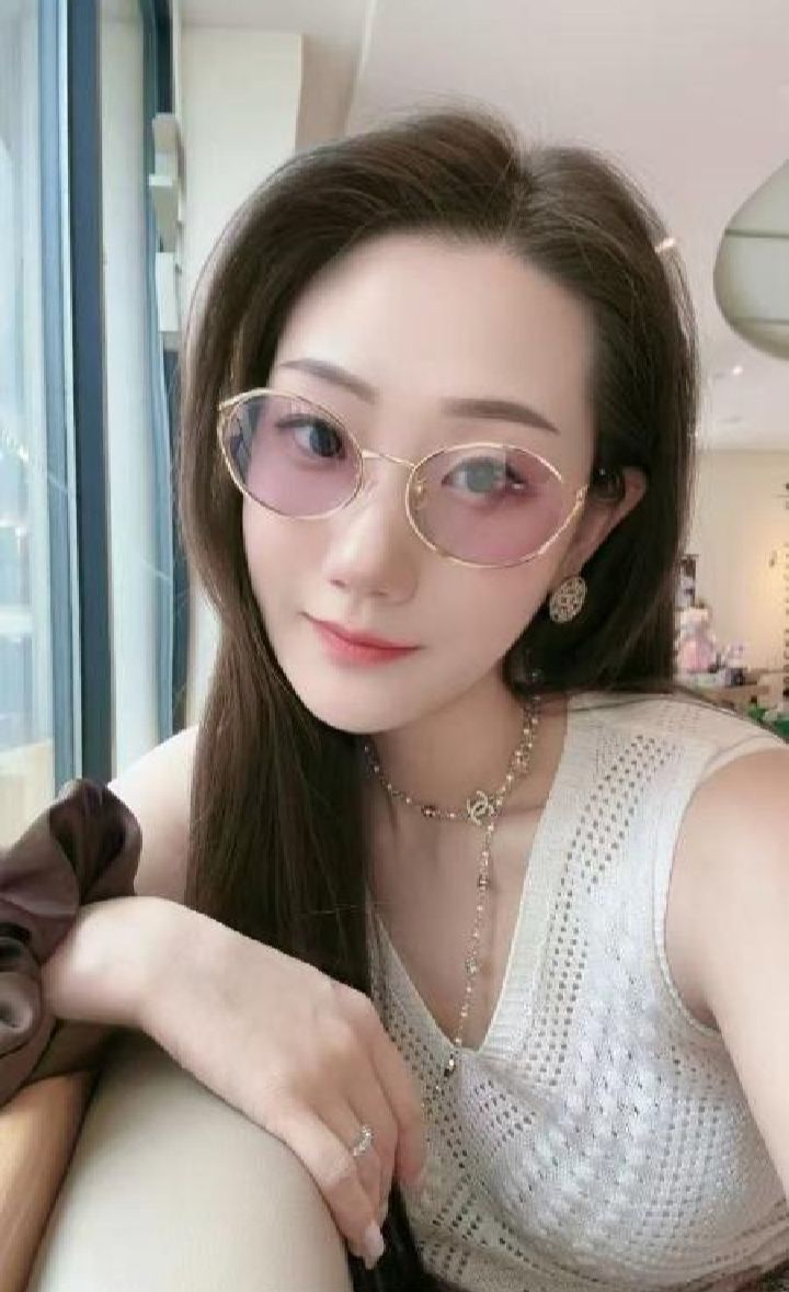 性感兼职小姐姐