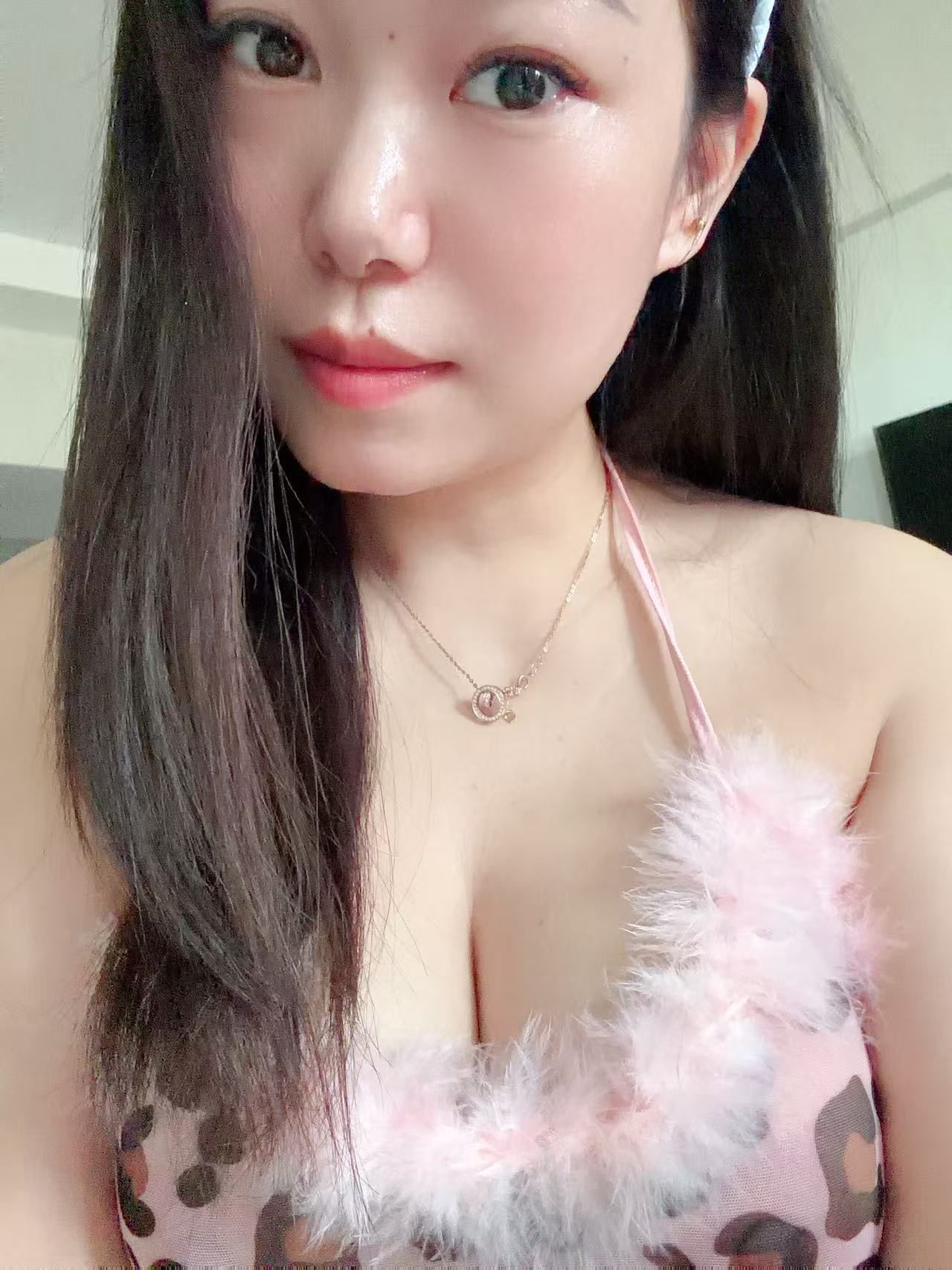 性感大胸辣妹子