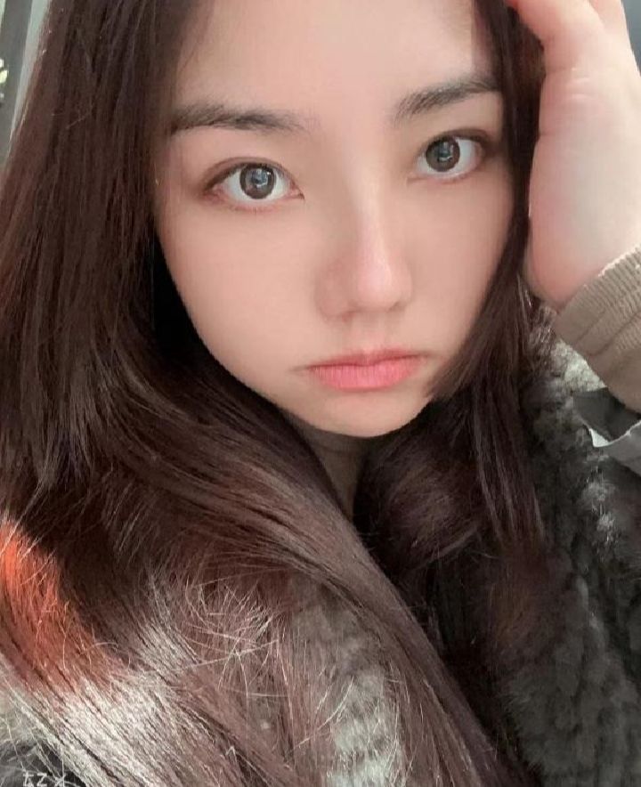 宝山天然d奶辣妹月儿