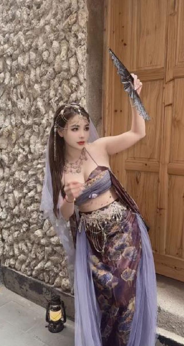 霞山情趣大奶小姐姐