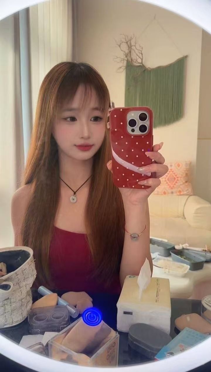 乖巧白嫩兼职甜妹婧婧