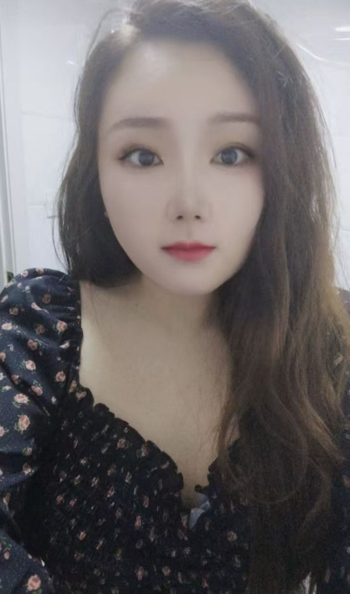 服务系小姐姐微微