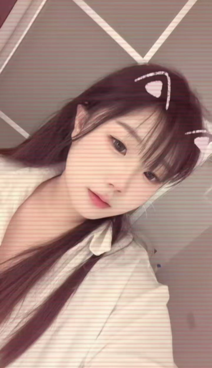 白嫩水润兼职小甜甜