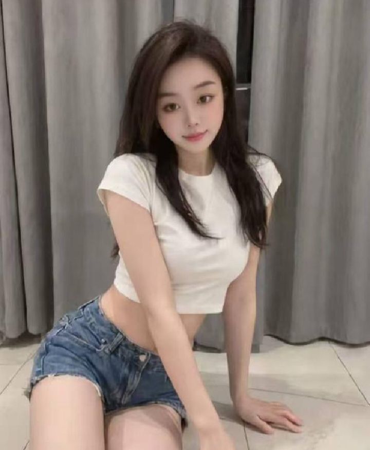 雨花气质美乳御姐