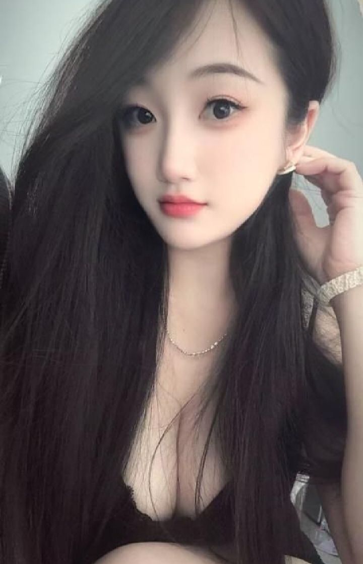 美乳长腿辣妹雯雯