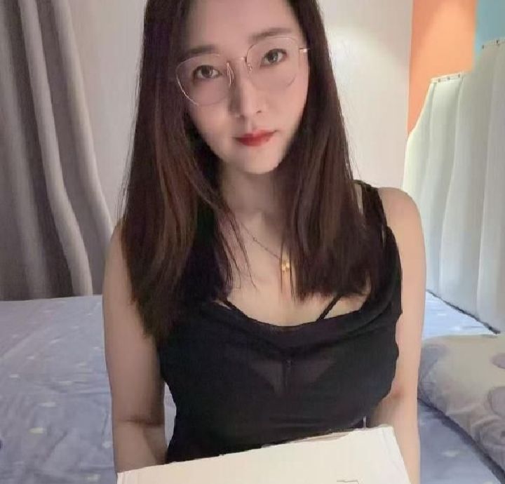 服务系闷Sao反差欲女