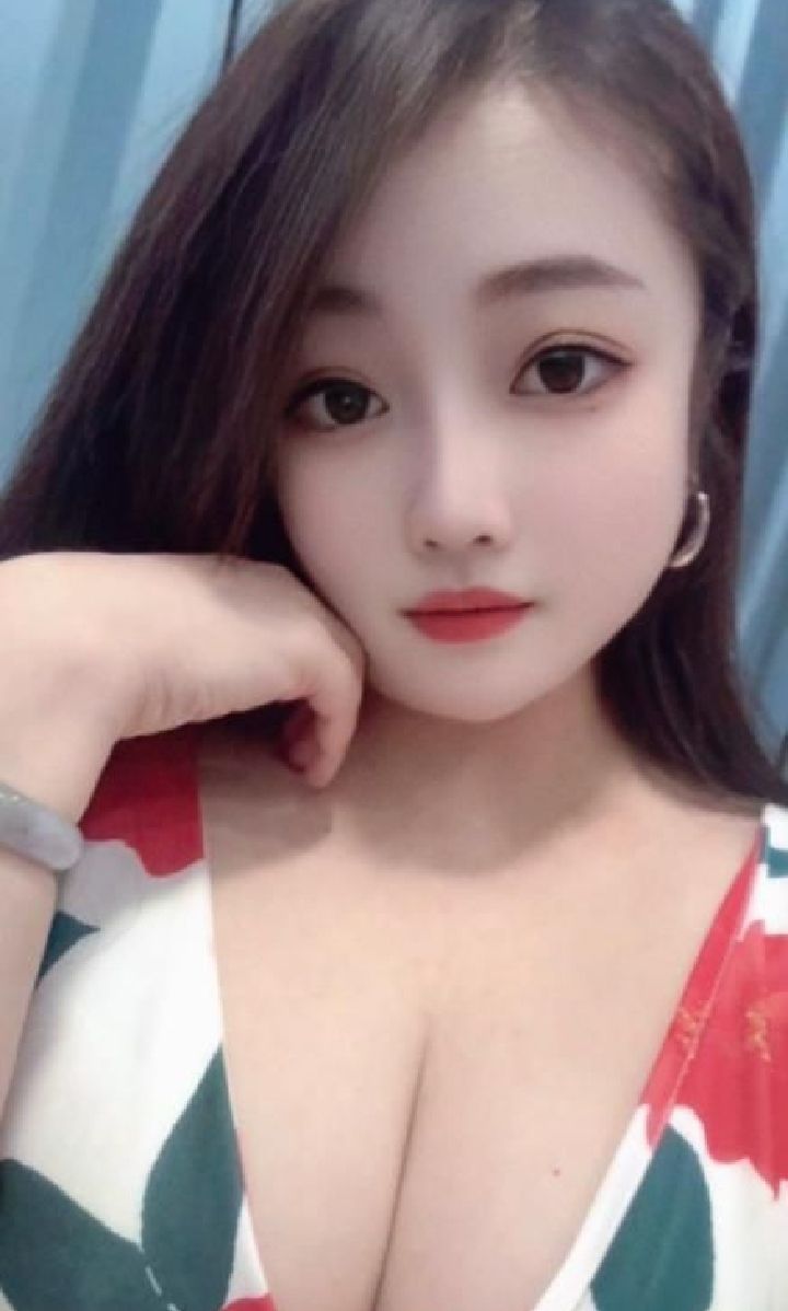 再战爆乳小妖精洛洛