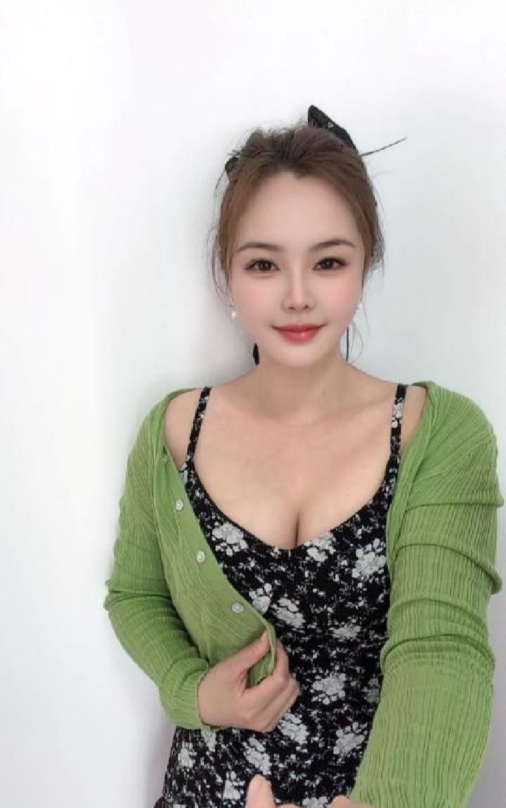 三乡丰润酷辣姐姐