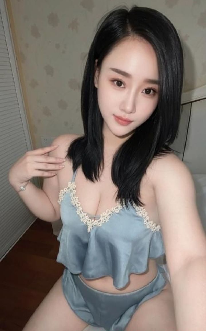 制服美乳情趣服务系桔子