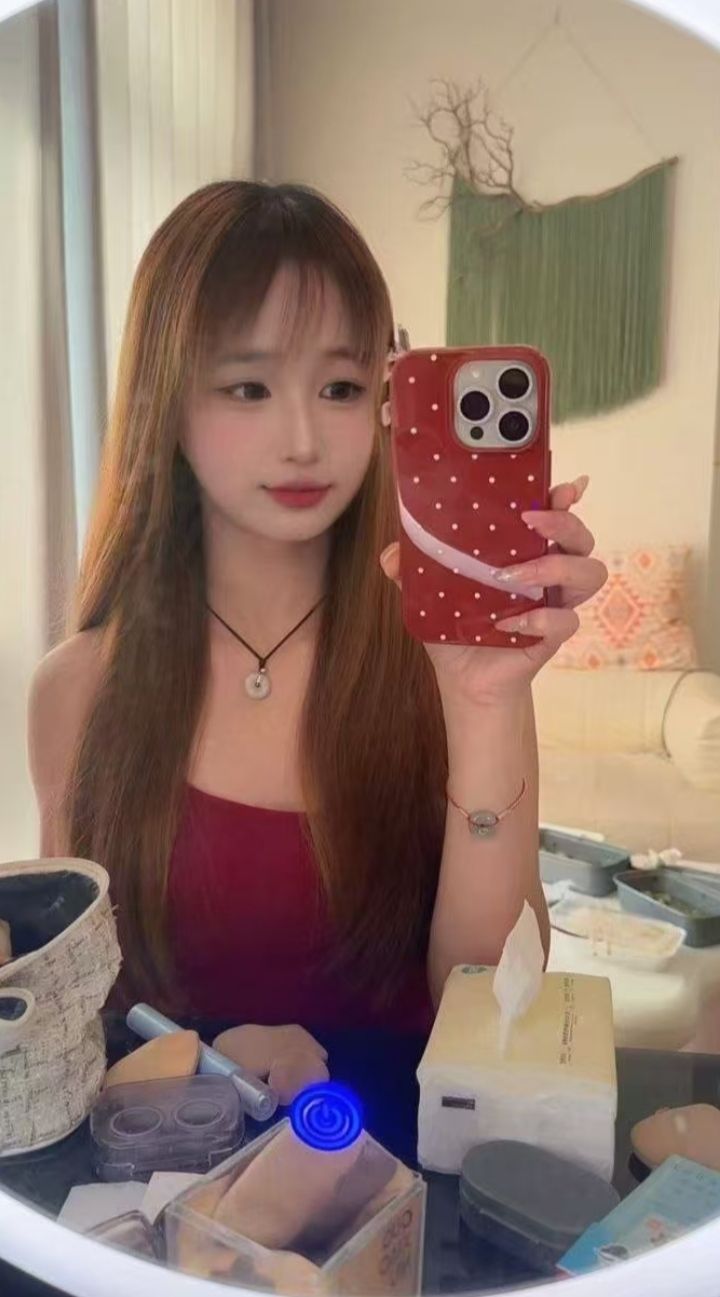 白嫩兼职甜妹婧婧